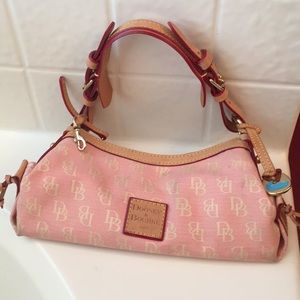 Dooney and bourke purse